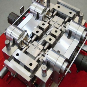 تخصيص قوالب حقن البلاستيك عالية الدقة لتوصيلات الأنابيب الملولبة - Product Image 5