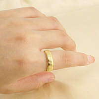 Modischer Croissant-Ring aus Edelstahl Statement-Ring mit Gravierten Streifen Geflochtener Gedrehter Seil-Siegelring Chunky Ring