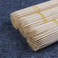 Brochettes de barbecue en bambou naturel de qualité alimentaire, pointues, biodégradables, portables, pour grillades au charbon de bois, fabriquées en Chine
