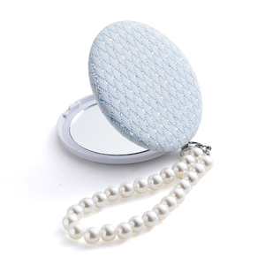 Miroir compact rond avec chaîne de fausses perles, housse en tissu bleu clair, miroir de maquillage de poche double face - Product Image 5