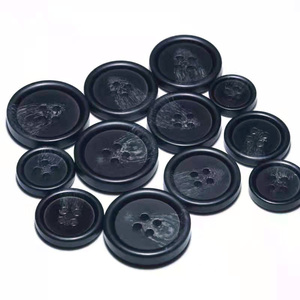 Nhà Máy Bán Buôn Bốn Lỗ Nhựa Nút Vòng Matte Mô Hình Nhựa Nhựa Nút Cho Suitcoat - Product Image 4