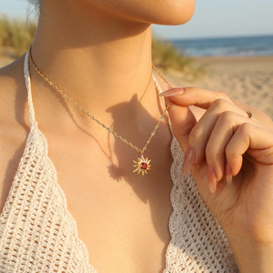 Collana con Ciondolo a Forma <span class=keywords><strong>di</strong></span> Girasole in Acciaio Inossidabile e Cristallo, Placcata in Oro Sottovuoto, Gioielli <span class=keywords><strong>di</strong></span> Lusso per Signore - Product Image 3