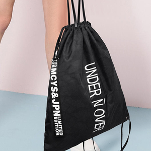Sac à dos noir en polyester 210D imprimé à la mode avec cordon de serrage, écologique, recyclable, logo personnalisable, pour la gym, le <span class=keywords><strong>sport</strong></span> et le quotidien - Product Image 5