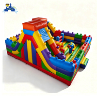 Parc d'attractions gonflable LilyToys, parcours d'obstacles coloré et amusant, aire de jeux gonflable extérieure