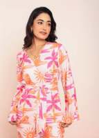 Ensemble haut imprimé à enrouler et pantalon droit pour femme – Tenue coordonnée élégante deux pièces au design raffiné et look tendance