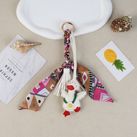 Porte-clés de luxe en cuir PU motif canard, pendentif à pompon, breloque de sac, porte-clés de voiture, décoration suspendue pour sac à main, cadeau souvenir pour femmes
