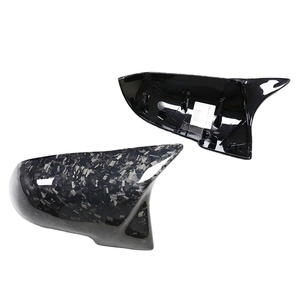 Coque de rétroviseur de style corne en fibre de carbone pour les modèles 1234 Series X13GT320420i M3/4AN en noir/gris - Product Image 1