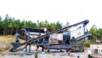 Nouvelle ligne de production mobile d'extraction de gravier calcaire de carrière de concasseur de contre-attaque sur chenilles à vendre