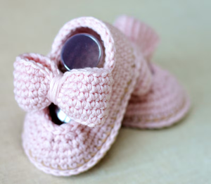 Gehäkelte Babyschuhe mit Schleife, Krabbelschuhe für Kleinkinder, weiche Babyschuhe, Geschenkset - Product Image 2