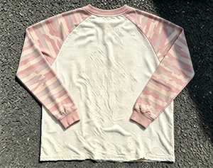 Camiseta de Manga Larga para Hombre, Tejido Waffle, Manga Raglán, Estampado de Camuflaje, Cuello Redondo, Corte Regular, Casual, Ribete Rosa en Contraste - Product Image 3