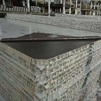 Couverture de benne rigide à trois plis pour HILUX/TACOMA/TUNDRA/RANGER/F150/DODGE RAM/SILVERADO/AMAROK/TRITON/D-MAX/NAVARA FRONTIER/Sierra