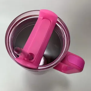 Le plus populaire nouveau design 40oz tumbler Co styles de marque hiver rose 2.0 advencher quencher mug