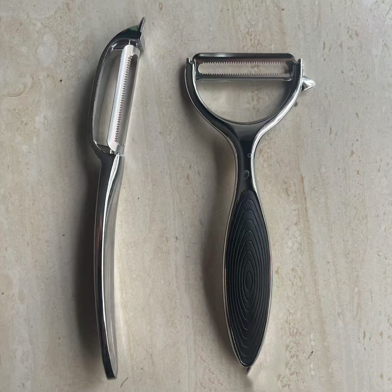 Y-shaped teeth + arched teeth black