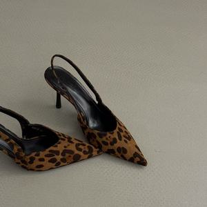 Mules compensées en cuir PU pour femmes, à bout pointu, style mode, à enfiler, pour l'extérieur, avec semelle extérieure en caoutchouc, été - Product Image 2
