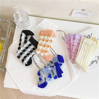 Printemps et été nouvelles chaussettes en dentelle amour japonais à rayures verticales Cass chaussettes tube moyen pour femmes Klein bleu chaussettes transparentes