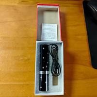 Porte-clés lampe torche LED 2025 rechargeable en PVC, nouveau design créatif pour fille, promotion rouge à lèvres