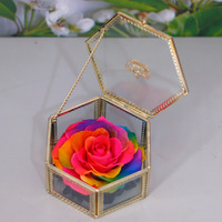 Fleur éternelle Rose Couronne à six faces Bord en métal Boîte-cadeau en verre pour l'obtention du diplôme Saint-Valentin Noël Pâques-Cadeau fête des mères