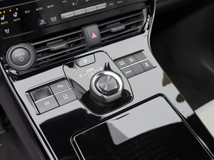 <span class=keywords><strong>Toyota</strong></span> BZ4X Elite <span class=keywords><strong>2022</strong></span> d'occasion en excellent état, véhicule électrique longue portée 400 km, SUV 4 roues motrices, énergie propre - Product Image 3