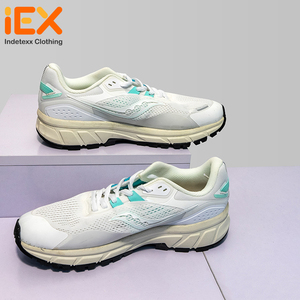 Chaussures de sport d'occasion en vrac, lot de stock usagé, conteneur de 40 pieds, Amérique centrale, Amérique du Sud, Asie du Sud-Est, LATAM, prix de gros - Product Image 1
