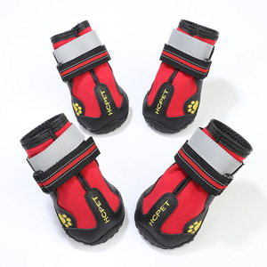 Vente en gros de chaussures classiques <span class=keywords><strong>pour</strong></span> chiens Sports de plein air chaussures <span class=keywords><strong>pour</strong></span> animaux de compagnie en caoutchouc hydrofuge chaussures <span class=keywords><strong>pour</strong></span> chiens antidérapantes baskets <span class=keywords><strong>pour</strong></span> chiens d'hiver - Product Image 3
