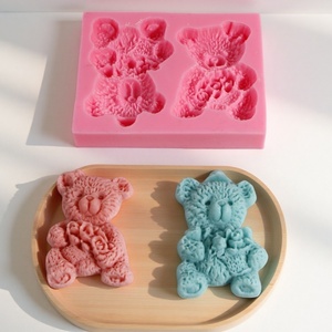 Moule en silicone 3D double ours pour bougies, idéal pour la fabrication de bougies parfumées et la décoration intérieure, vente en gros - Product Image 6