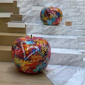 Conception personnalisée énorme fruit pomme banane statue <span class=keywords><strong>graffiti</strong></span> art sculpture pour extérieur doodle art décoration - Product Image 2