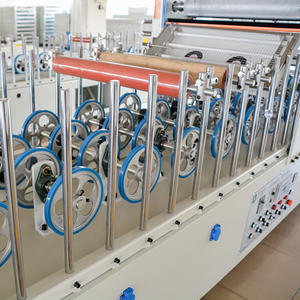 Machine à bois à colle froide sans effort d'entretien pour placage <span class=keywords><strong>CPL</strong></span>, idéale pour la stratification de portes en panneau PVC - Product Image 3