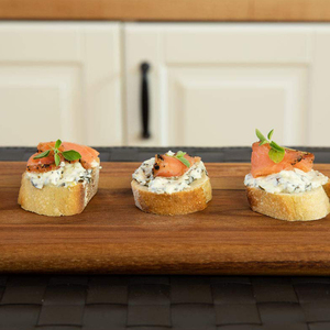 <span class=keywords><strong>Planche</strong></span> à découper rectangulaire en <span class=keywords><strong>bois</strong></span> d'acacia avec poignée Gravure laser personnalisée pour la cuisine à domicile - Product Image 4