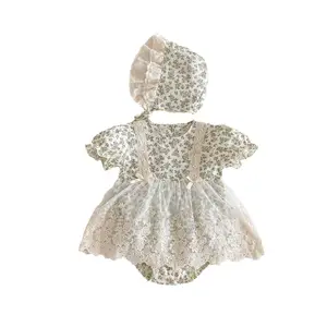 Ivy42413A 2024 Sommer Baby Mädchen Blumen-Spitzen-Strampler Kleinkinder Kurzarm schicke Strampler mit Beanie