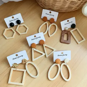 Artilady Naturholz baumeln Tropfen geometrischen Ankh Mode Kreis Holz Mode Ohrring für Frauen