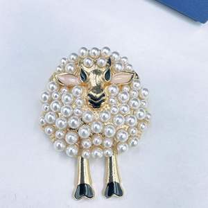 Mode européenne et américaine rétro mignon petit <span class=keywords><strong>agneau</strong></span> <span class=keywords><strong>broche</strong></span> haut de gamme femmes châle manteau col aiguille - Product Image 2