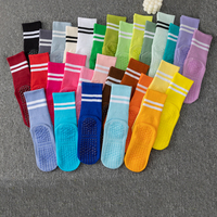 Chaussettes de sport antidérapantes et respirantes en coton pour la gym, le Pilates et le yoga, avec logo personnalisé sur le bord, colorées, pour femme, vente en gros