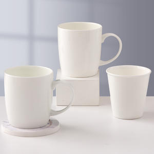 Taza de cerámica blanca pura de diseño minimalista para uso diario y regalos - Product Image 2
