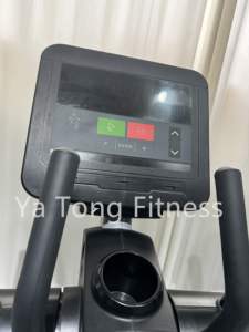 Máquina magnética de cardio eléctrica de entrenador elíptico comercial de nuevo diseño - Product Image 4