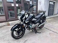 Moto de rue Suzuki GW250cc bicylindre refroidie par eau, boîte de vitesses 6 rapports, vitesse maximale >80 km/h, fournie directement par le fabricant