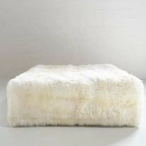 Puf de Piel de Oveja Hecho a Mano de Alta Gama a Precio de Fábrica, Otomana Grande Modular de Estilo Contemporáneo y Rústico Forsyth, Ecológico para el Hogar - Product Image 1