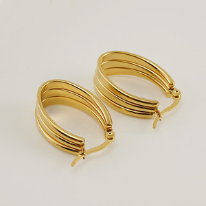 Orecchini a Cerchio Grandi Geometrici a 3 Strati Placcati Oro 18k in Acciaio Inossidabile <span class=keywords><strong>Moda</strong></span> 2022 per Donne - Product Image 3