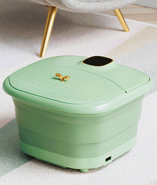 Foot-operated mechanical model