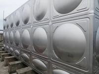 Vente directe d'usine de réservoirs d'eau isolés carrés en acier inoxydable 304 épais pour usage commercial et domestique