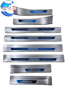 Set di 8 Protezioni Battitacco in Acciaio Inox Argento per <span class=keywords><strong>HONDA</strong></span> <span class=keywords><strong>CRV</strong></span> 2023, Strisce Protettive con Logo, Accessori Esterni per Auto - Product Image 3