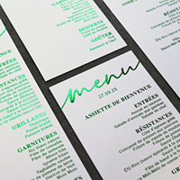 Carte de menu de mariage verticale en papier perlé, personnalisée avec estampage à chaud vert, menu de table personnalisé pour banquet de mariage et fête