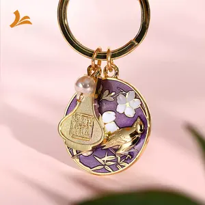 Promosyon altın kaplama sevimli kutu özel Metal Logo çanta için anahtar zincirleri Glitter hediyeler özel anahtarlıklar
