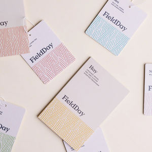 Étiquettes volantes de vêtements sur mesure Étiquettes de prix pour magasin de détail Étiquettes de marque de commerce de logo personnalisé Étiquettes de vêtements unisexes - Product Image 6