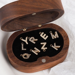 18K mạ vàng thép không gỉ kim cương CZ 26 Bảng chữ cái ban đầu thư quyến rũ Mặt dây chuyền cho vòng đeo tay vòng cổ trang sức làm số lượng lớn - Product Image 3