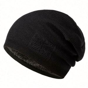 Nouveau bonnet tricoté confortable à motif personnalisé avec fourrure intérieure, bonnet tricoté personnalisé pour l'hiver pour hommes - Product Image 1