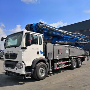 Pompe à béton montée sur camion JH JIUHE de Chine, pompe à béton en ciment, camion pompe à béton au meilleur prix - Product Image 1