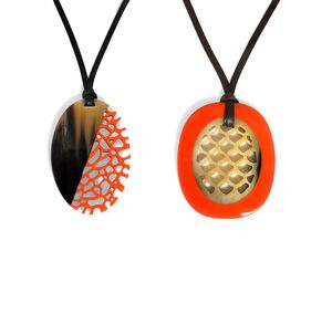 Collar con Colgante de Cuerno de Búfalo Natural Estilo Boho, Joyería Orgánica Única Hecha a Mano para Mujer - Product Image 1