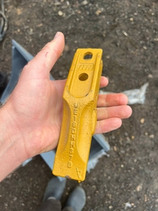 Pièces détachées pour excavatrice GET, chargeuse E12.4 ITR UE190HH37D, unité de godet Unitooth - Product Image 4