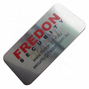 Placa de identificación de acero inoxidable grabada con metal de sublimación personalizada con cepillado pintado en negro - Product Image 1