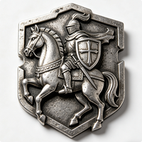 Pin Personalizado Moderno con Relieve 3D de Aleación de Zinc, Forma de Escudo de Caballero Medieval Tradicional Plateado, para el Año Nuevo Chino y el Día del Padre